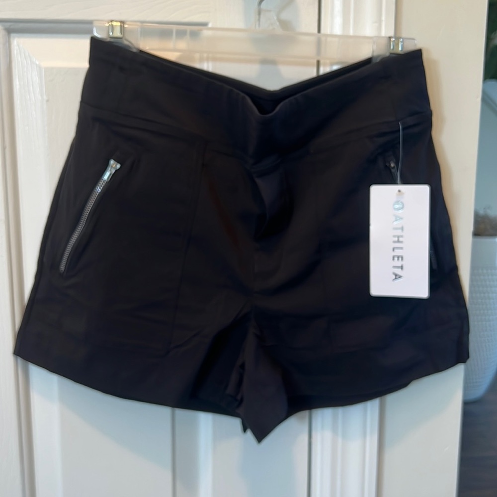 Athleta Trekkie North Short size 6 NWT